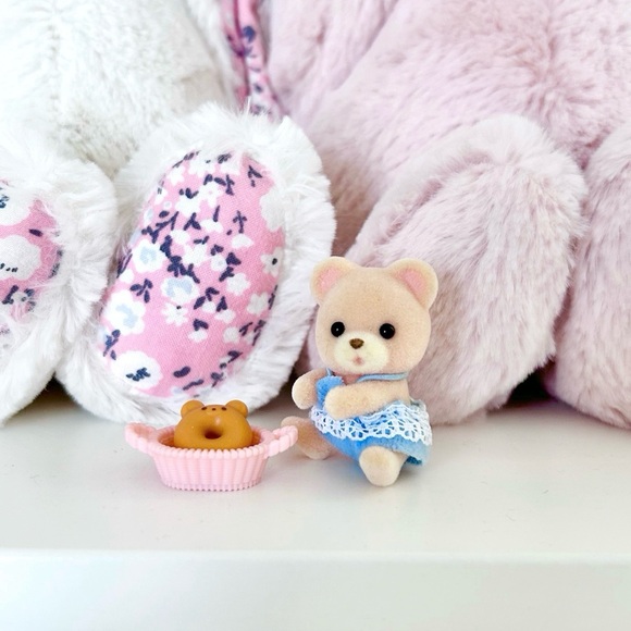 Calico Critters Baby Treats Bear - Picture 1 of 2